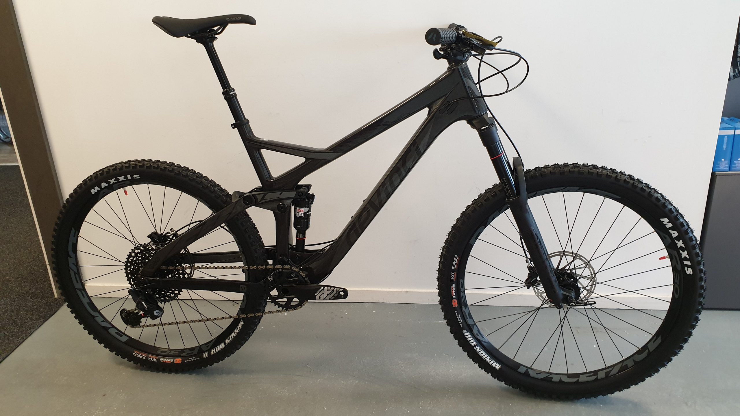 Devinci Troy - Goedkope overjarige mountainbikes racefietsen